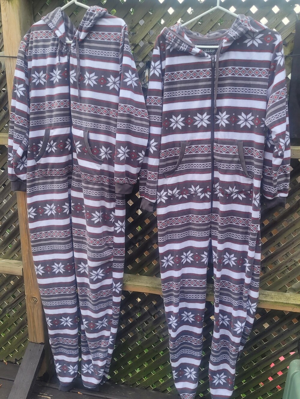 Kozies Matching His & Hers Fleece Onesies – Men’s M / Women’s L